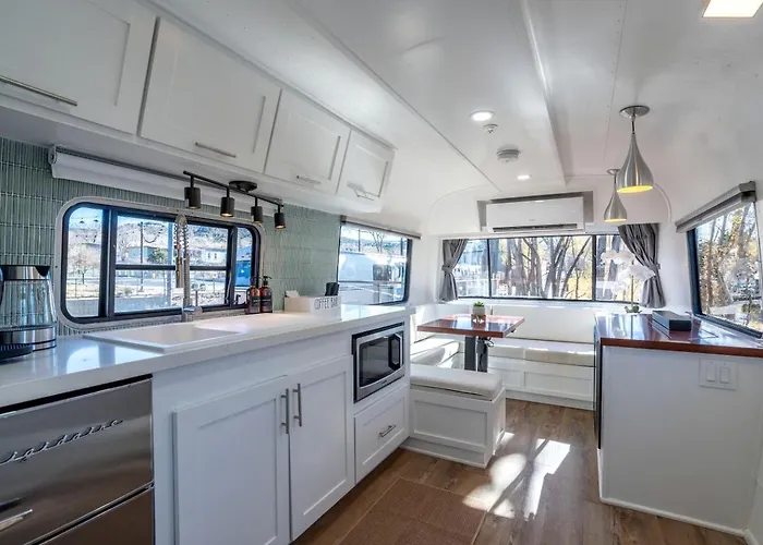 Renovated Airstream Near Whiskey Row In Downtown Prescott, Arizona *